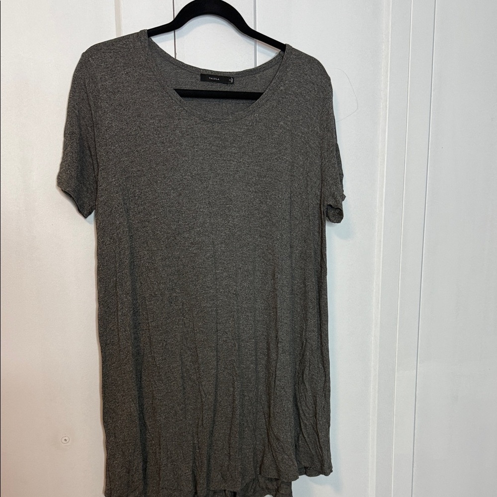 💚 Aritzia Talula | Charcoal Short Sleeve oversized Relaxed Fit Tee - Small